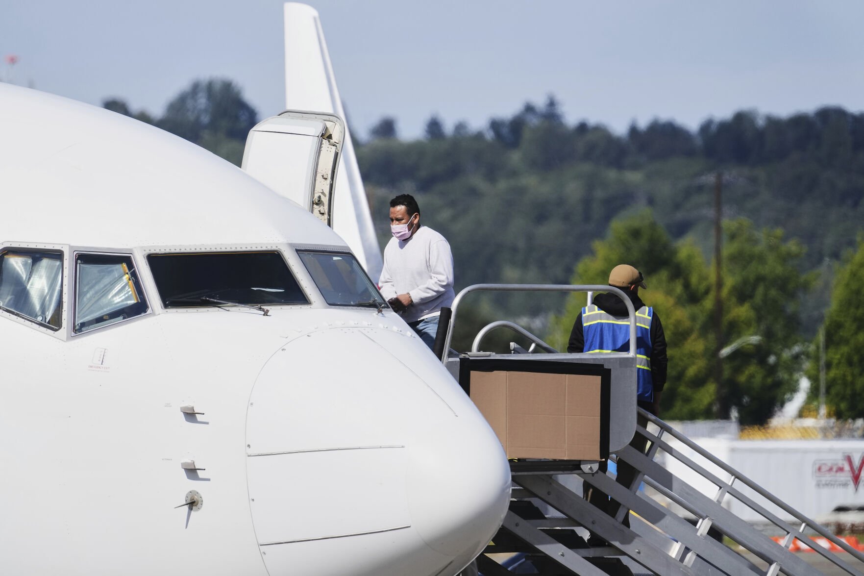 Advocates: Airlines making it harder to track deportation flights